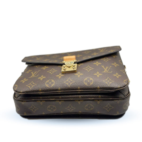 LV Pochette Métis